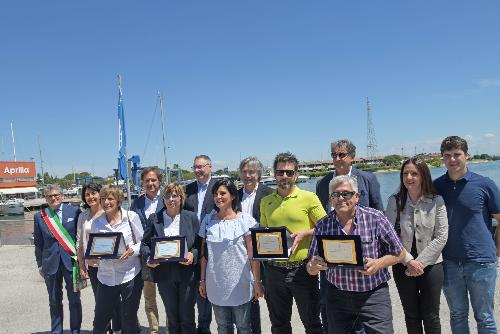 Gli operatori di Aprilia Marittima premiati in occasione dell'apertura della stagione turistica 